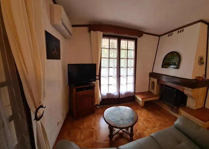 Vila Magnifique Dans Un Village De L'alta Rocca *